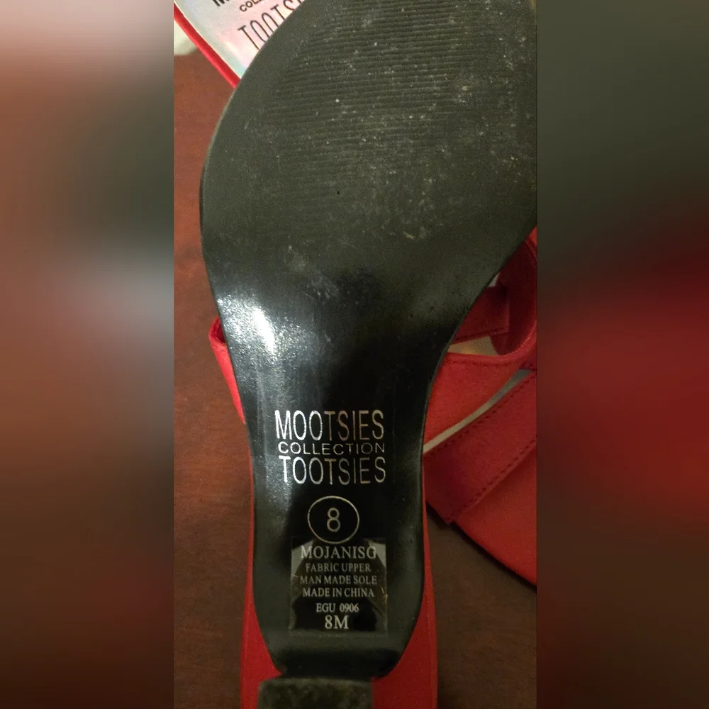 Mootsie Tootsie Red Fabric Strap Heels Womens Size 8 *Only One Night Out* - Picture 3 of 3